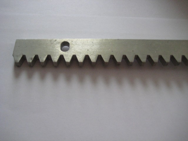 Hřeben kovový,délka 100cm